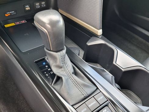 Used 2025 Toyota Camry SE FWD image 20