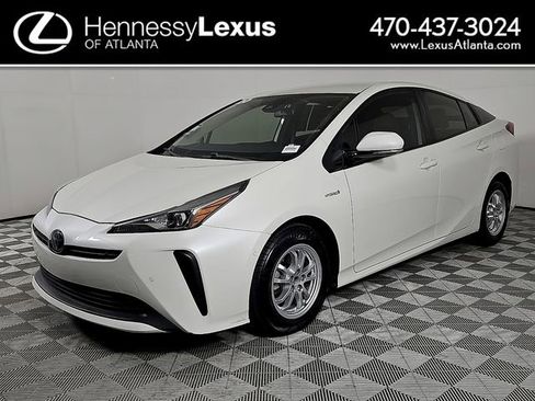 Used 2020 Toyota Prius LE image 1