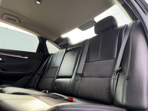 Used 2017 Chevrolet Impala LT image 9