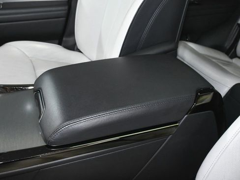 Used 2023 Land Rover Range Rover Sport SE Dynamic image 49