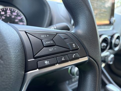 Used 2024 Nissan Sentra SV FWD image 17