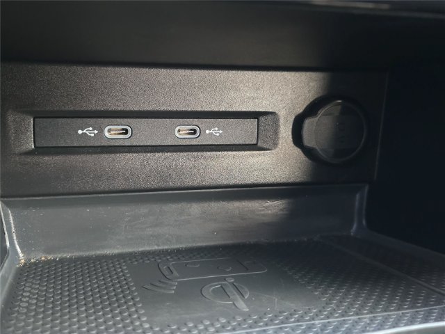 Used 2023 Volkswagen Taos SE FWD image 19