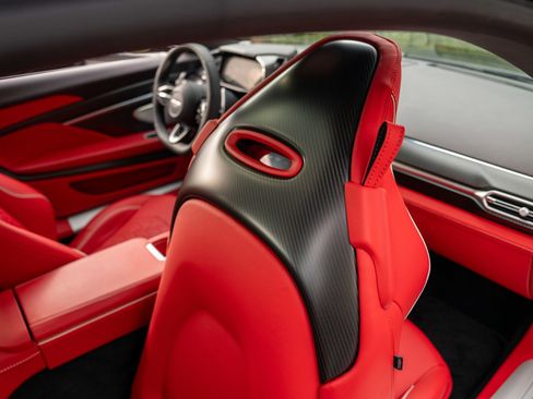 Used 2025 Aston Martin Vanquish image 29