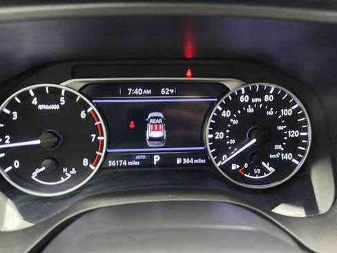 Used 2025 Nissan Rogue SV AWD/4WD image 16