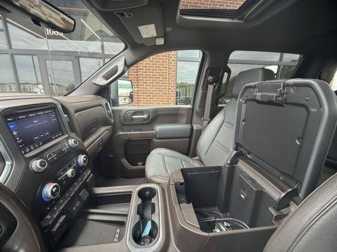 Used 2023 GMC Sierra 2500 Denali w/ Denali Ultimate Package AWD/4WD image 7