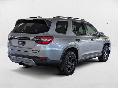 New 2025 Honda Pilot TrailSport image 2
