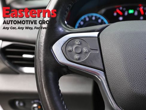 Used 2021 Chevrolet Traverse LT image 15