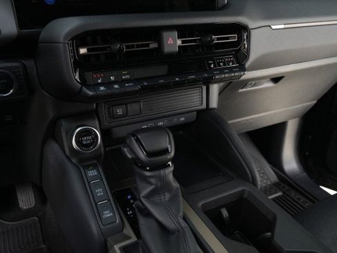 Used 2025 Toyota Land Cruiser image 61