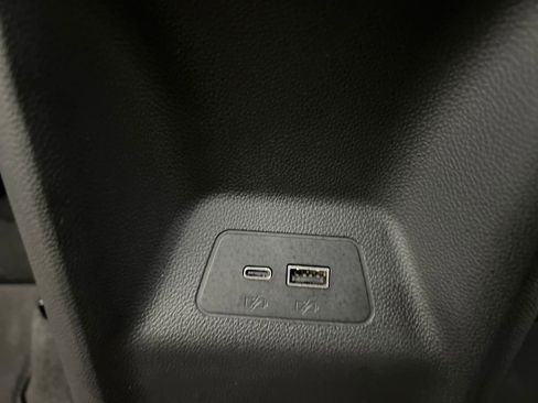 Used 2024 Buick Envision Sport Touring image 23