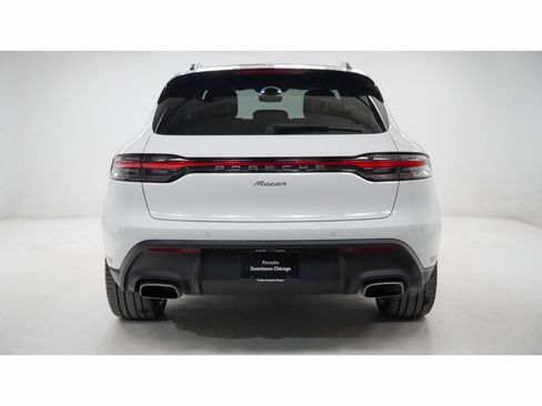Used 2025 Porsche Macan image 11