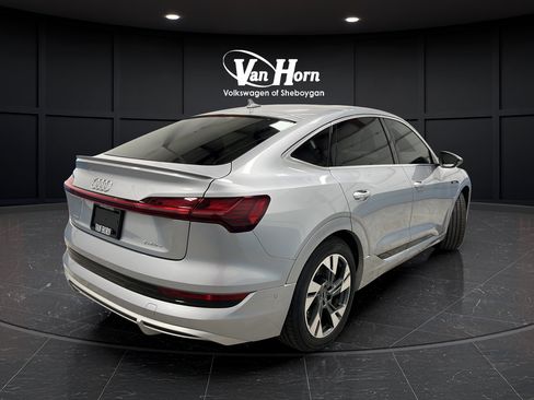 Used 2022 Audi e-tron Prestige w/ Prestige Package AWD/4WD image 7