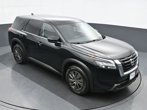 Used 2025 Nissan Pathfinder S AWD/4WD image 24