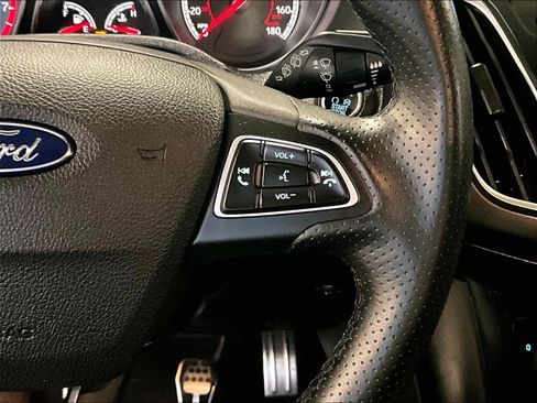 Used 2018 Ford Focus ST image 24