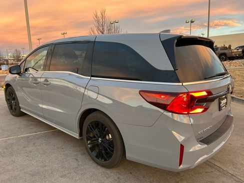 Used 2025 Honda Odyssey Sport-L image 5
