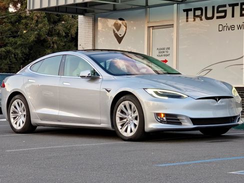 Used 2018 Tesla Model S 100D AWD/4WD image 10