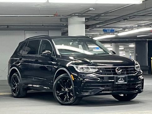 Used 2024 Volkswagen Tiguan SE R-Line image 2