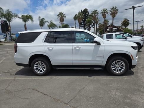 Used 2025 Chevrolet Tahoe LT AWD/4WD image 2