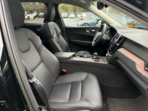 Certified 2023 Volvo XC60 B5 Plus w/ Protection Package Premier image 18