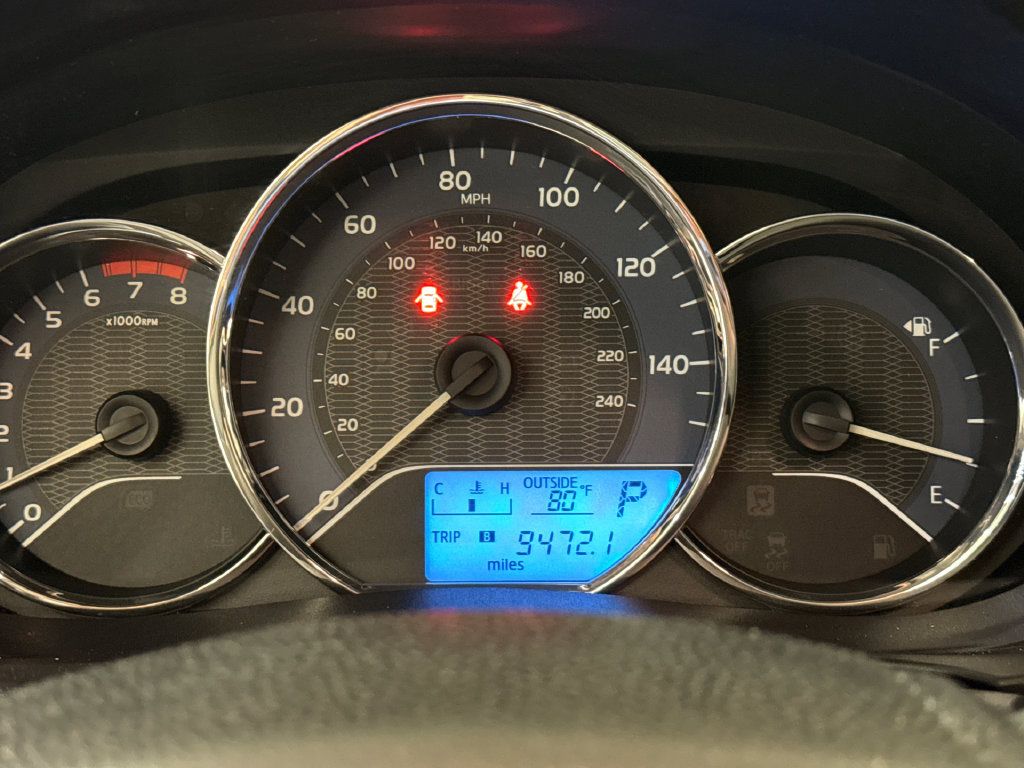 Used 2015 Toyota Corolla LE FWD image 29