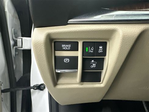 Used 2020 Acura MDX FWD image 35