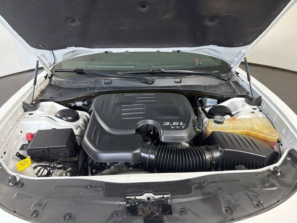 Used 2022 Dodge Charger SXT RWD image 36