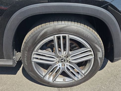 Used 2025 Mercedes-Benz GLS 450 4MATIC image 8