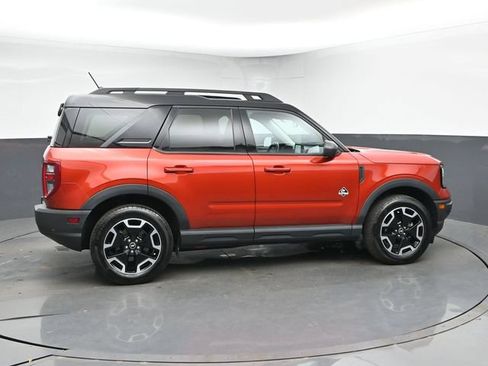 Used 2023 Ford Bronco Sport Outer Banks w/ Tech Package AWD/4WD image 9