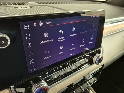 Used 2024 GMC Canyon Denali image 21