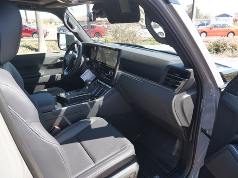 Used 2026 Lexus GX 550 w/ Accessory Package (2T) image 14