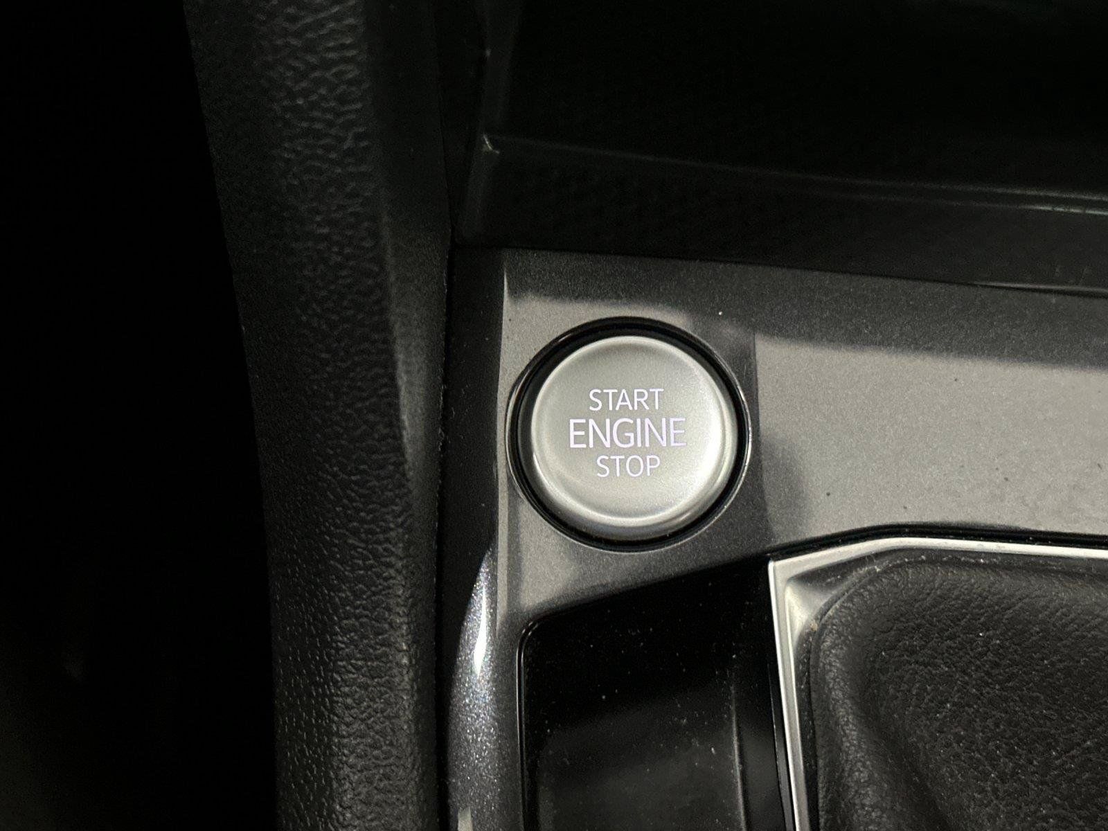 Used 2023 Volkswagen Tiguan SE R-Line AWD/4WD image 21