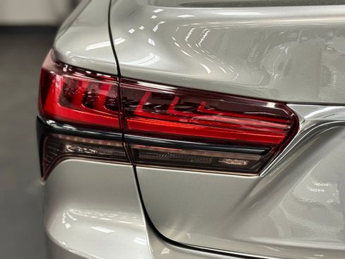 Used 2022 Lexus LS 500h AWD w/ Luxury Package image 13