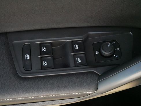 Used 2024 Volkswagen Tiguan S AWD/4WD image 19