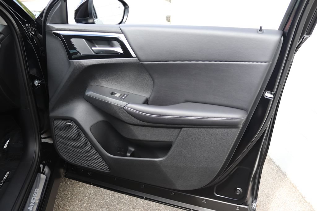 New 2026 Mitsubishi Outlander SE AWD/4WD image 17