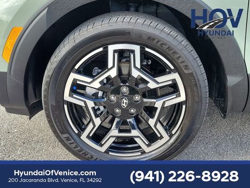 Certified 2025 Hyundai Santa Cruz Limited AWD/4WD image 11