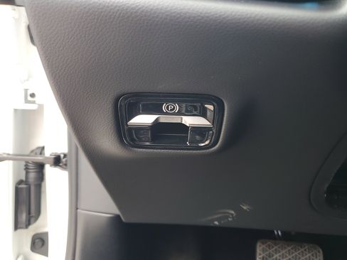 Certified 2025 Mercedes-Benz E 350 Sedan image 33