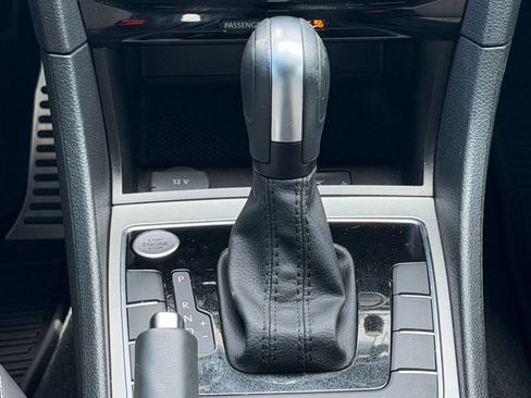 Certified 2022 Volkswagen Passat 2.0T R-Line FWD image 17
