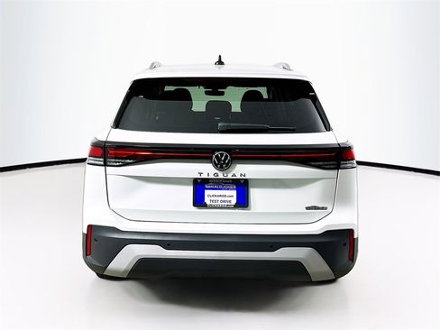 New 2025 Volkswagen Tiguan S image 15