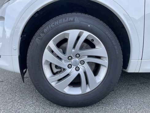 Certified 2024 Land Rover Discovery Sport S image 9