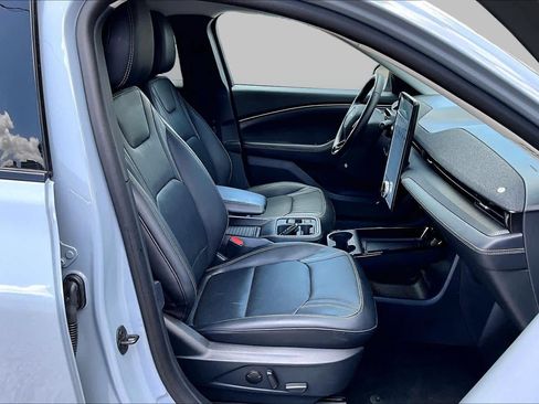 Certified 2025 Ford Mustang Mach-E Premium AWD/4WD image 8