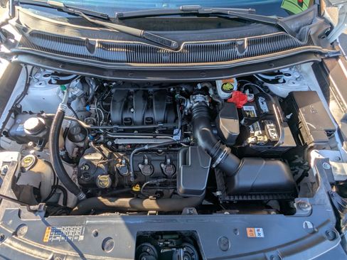 Used 2018 Ford Explorer XLT w/ Equipment Group 201A image 22