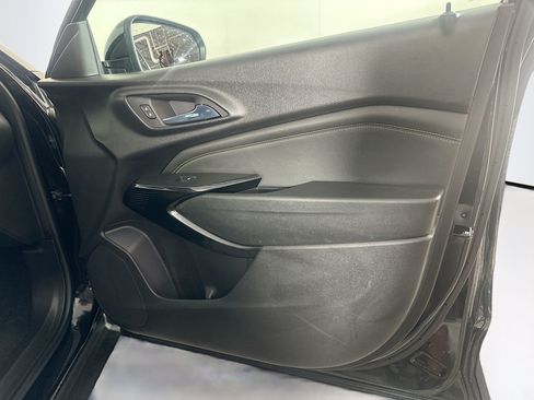 Used 2024 Chevrolet Trax LT w/ Driver Confidence Package FWD image 30