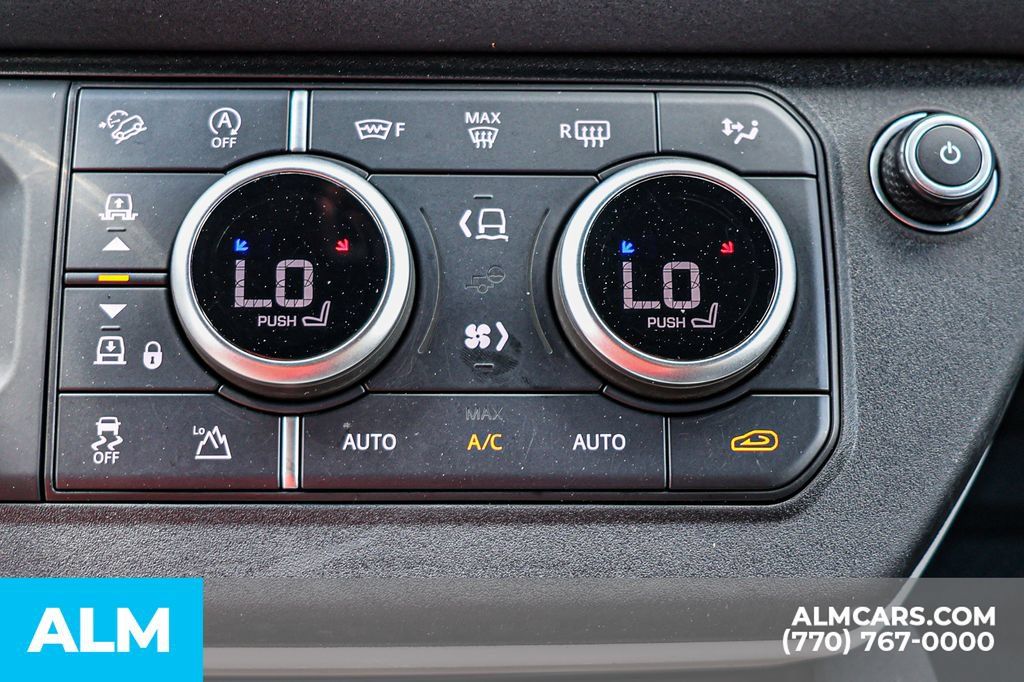 Used 2023 Land Rover Defender 130 X-Dynamic SE AWD/4WD image 37
