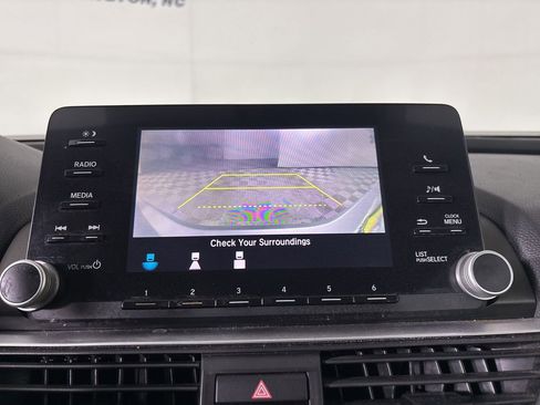 Used 2018 Honda Accord LX image 16
