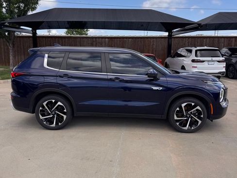 Used 2024 Mitsubishi Outlander 4WD Plug-In Hybrid image 9