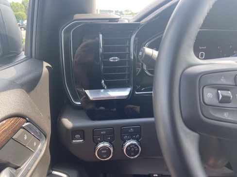 Used 2025 GMC Sierra 1500 Elevation w/ LPO, Elevation Black Package AWD/4WD image 26