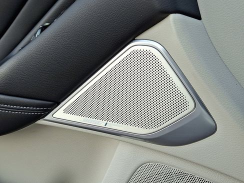 Used 2017 INFINITI Q50 3.0t Premium w/ 3.0T Premium Plus Package image 23