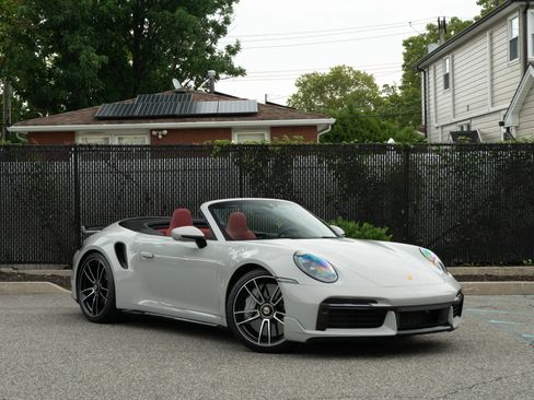 Used 2024 Porsche 911 Cabriolet AWD/4WD image 4