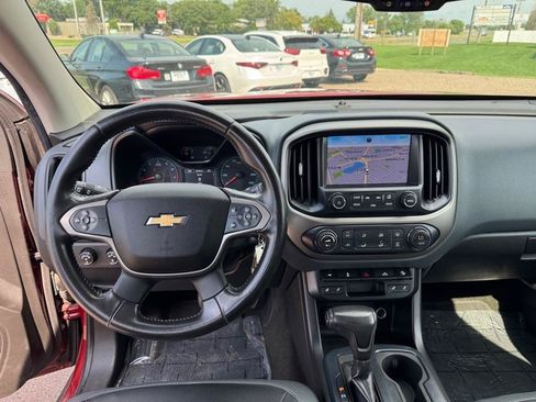 Used 2015 Chevrolet Colorado Z71 AWD/4WD image 32