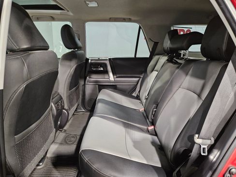 Used 2022 Toyota 4Runner SR5 Premium w/ Moonroof Package AWD/4WD image 38