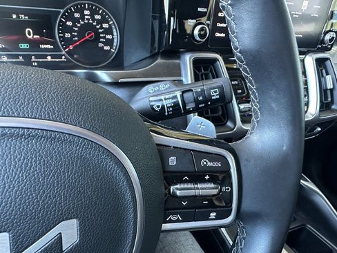 Used 2023 Kia Sorento EX image 21